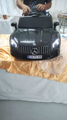 Reseña con foto de un cliente sobre Carro Elétrico para Criança MERCEDES GTR MINI 12v Preto c/ RODAS DE BORRACHA & ASSENTO EM PELE