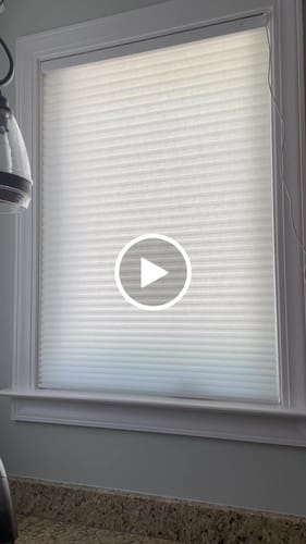 Customer video review of SmartWings Motorized Light Filtering Cellular Shades Nowa