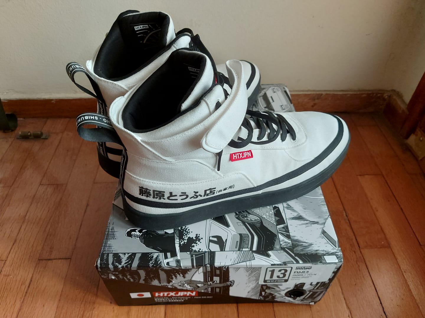 Customer photo review of HTXJPN Fuji3 High Top Sneakers