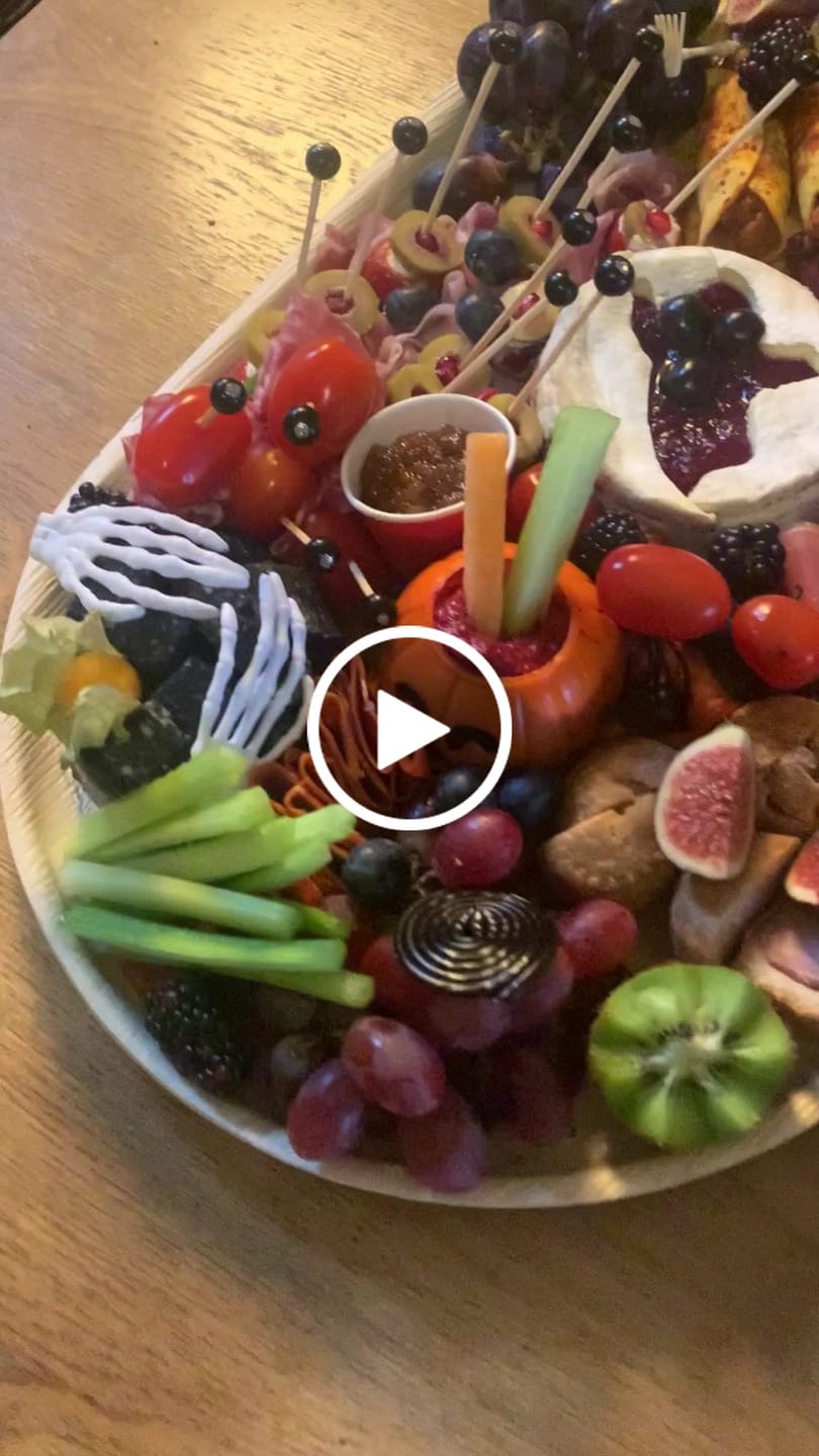 Customer video review of Extra Large Oval Palm Leaf Serving Platter (55 x 30 cm)