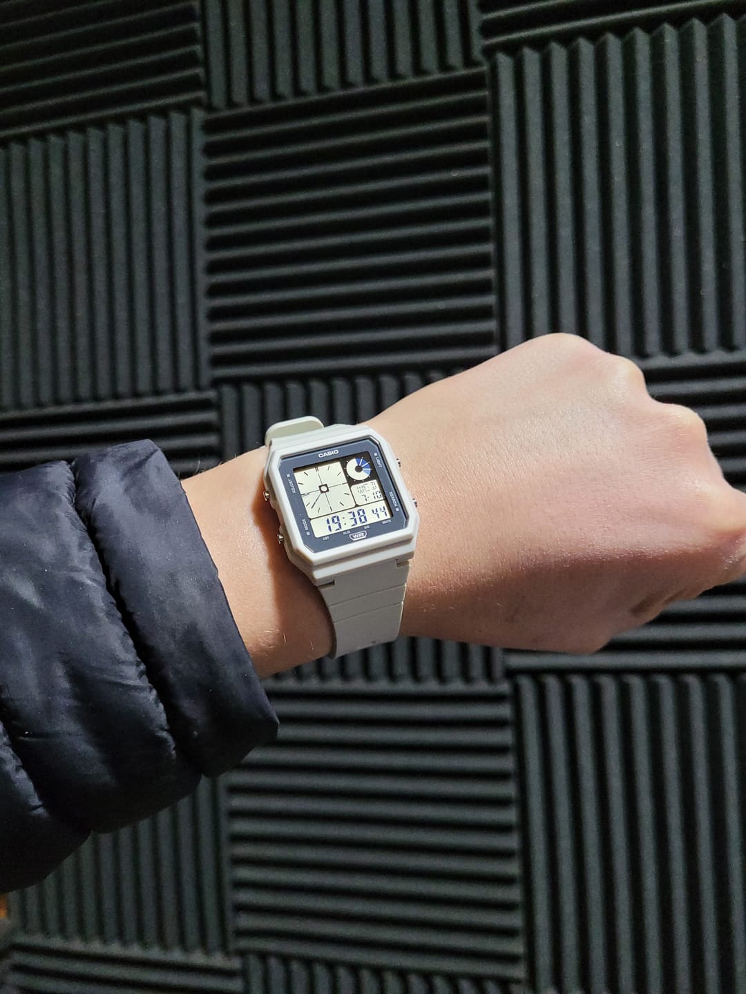 Customer photo review of Reloj Casio Vintage LF-20W-8ADF Twin-Graph Reissue Resina