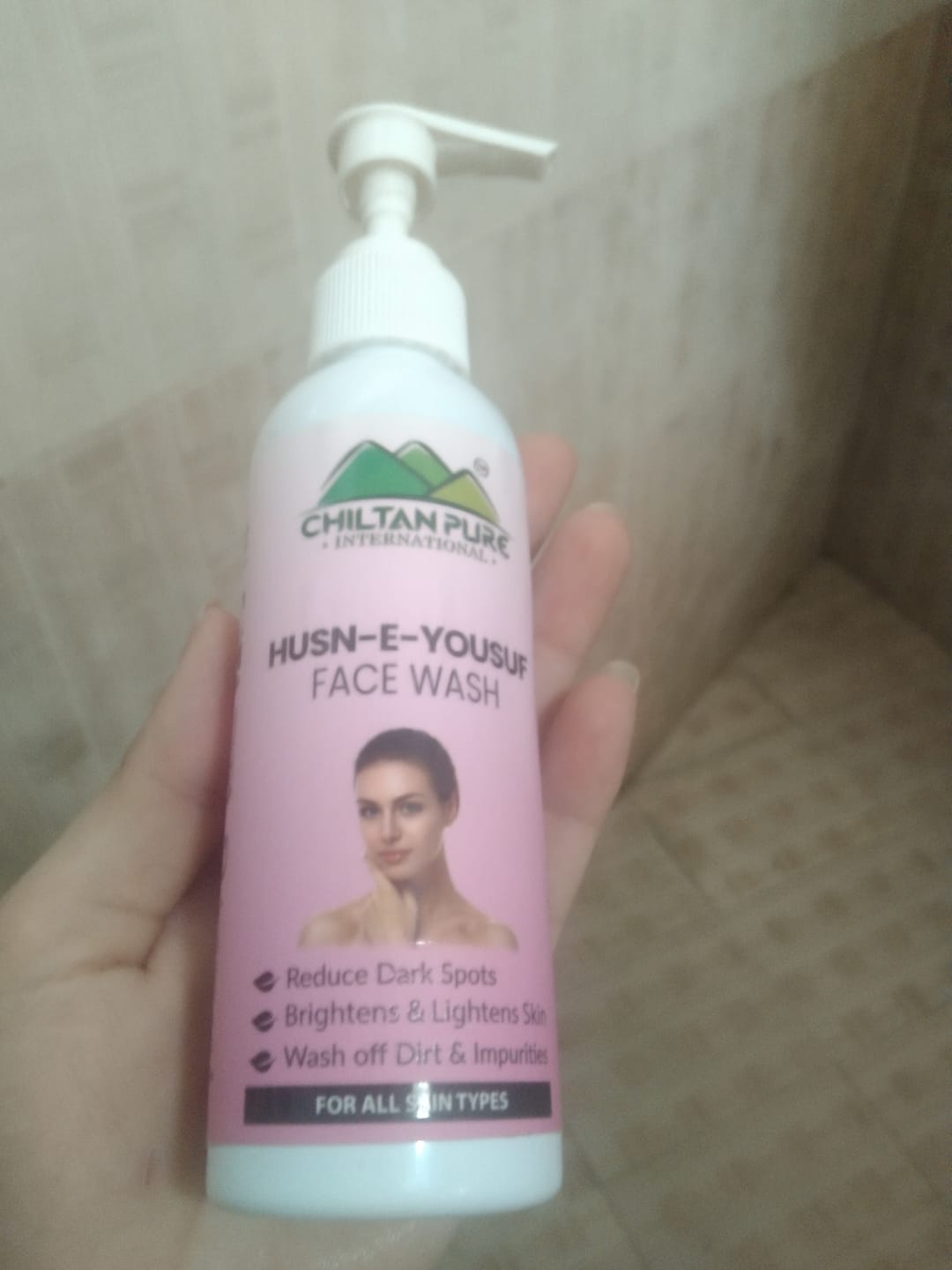 Customer photo review of Husn-e-Yousuf Face Wash -Exfoliates Skin, Reduce Dark Spots, Wash off Dirt & Impurities