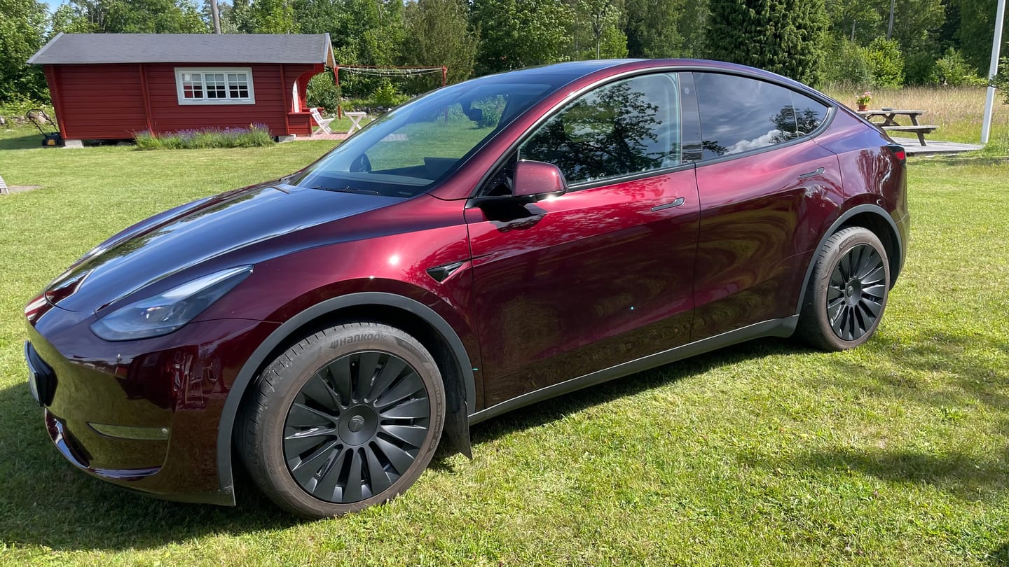 Customer photo review of TESPLUS 19'' Blade Style Wheel Cover for Model Y