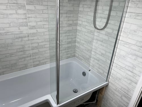 Customer photo review of L-Shaped 1700 x 850/700 Shower Bath