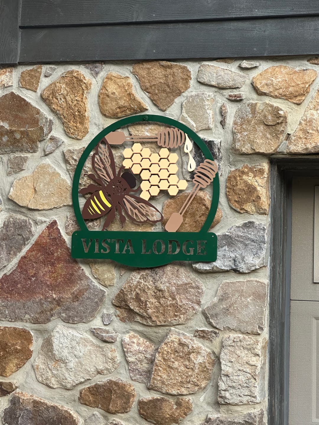 Customer photo review of Personalized Painted Metal Bee Art