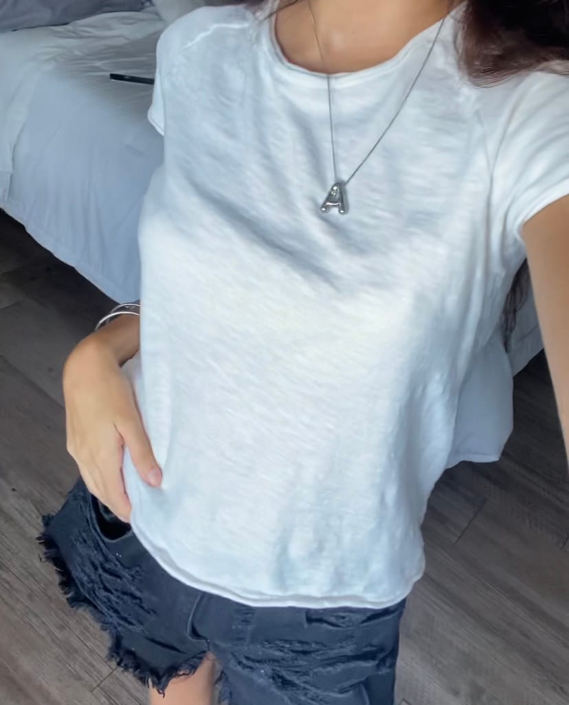 Customer photo review of Collar Plateado Liso Inicial Balloon