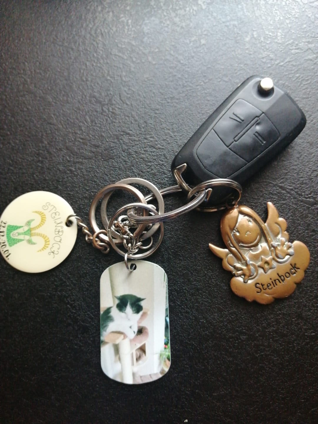 Customer photo review of Für immer im Herzen - Individueller Dog Tag Schlüsselanhänger