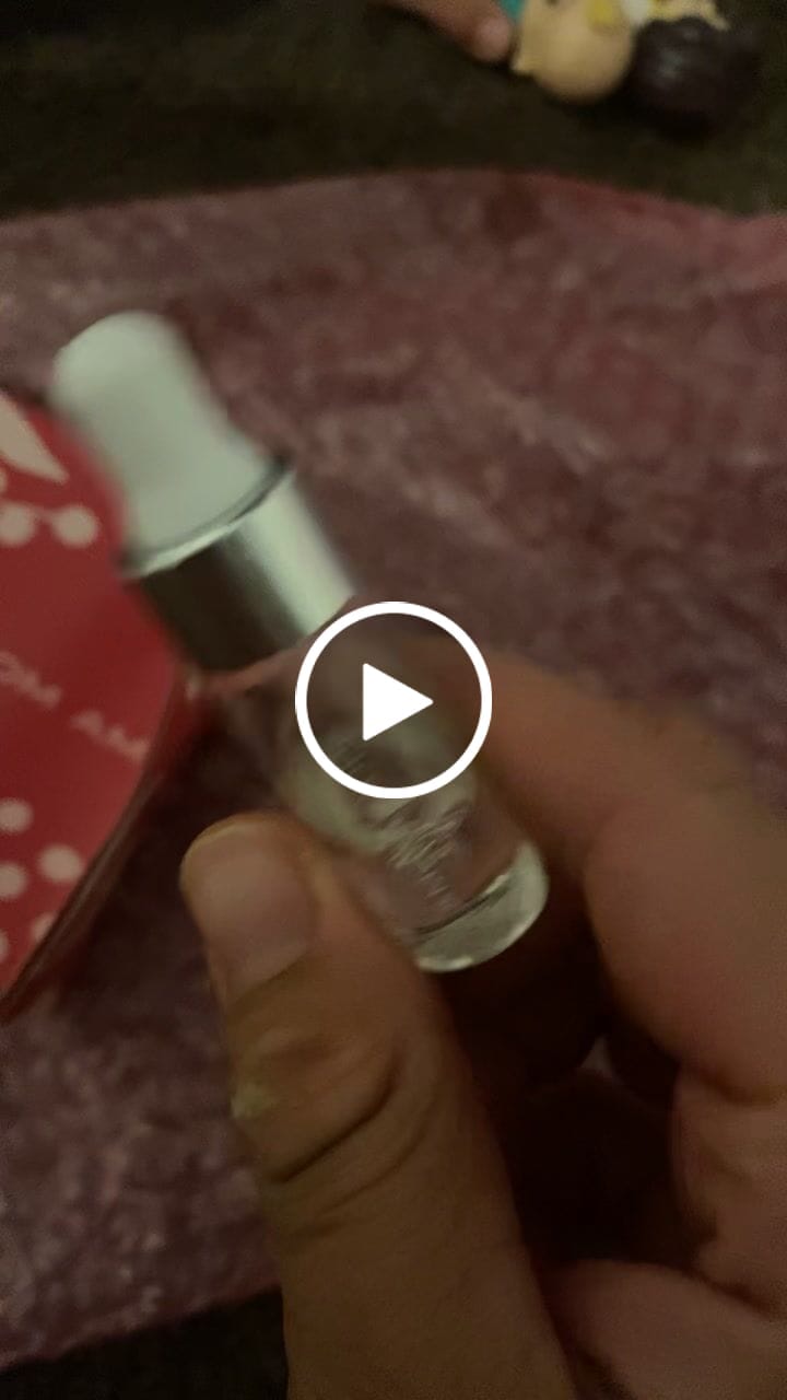 Customer video review of Bby Powder 5ML Fine Perfume Oil