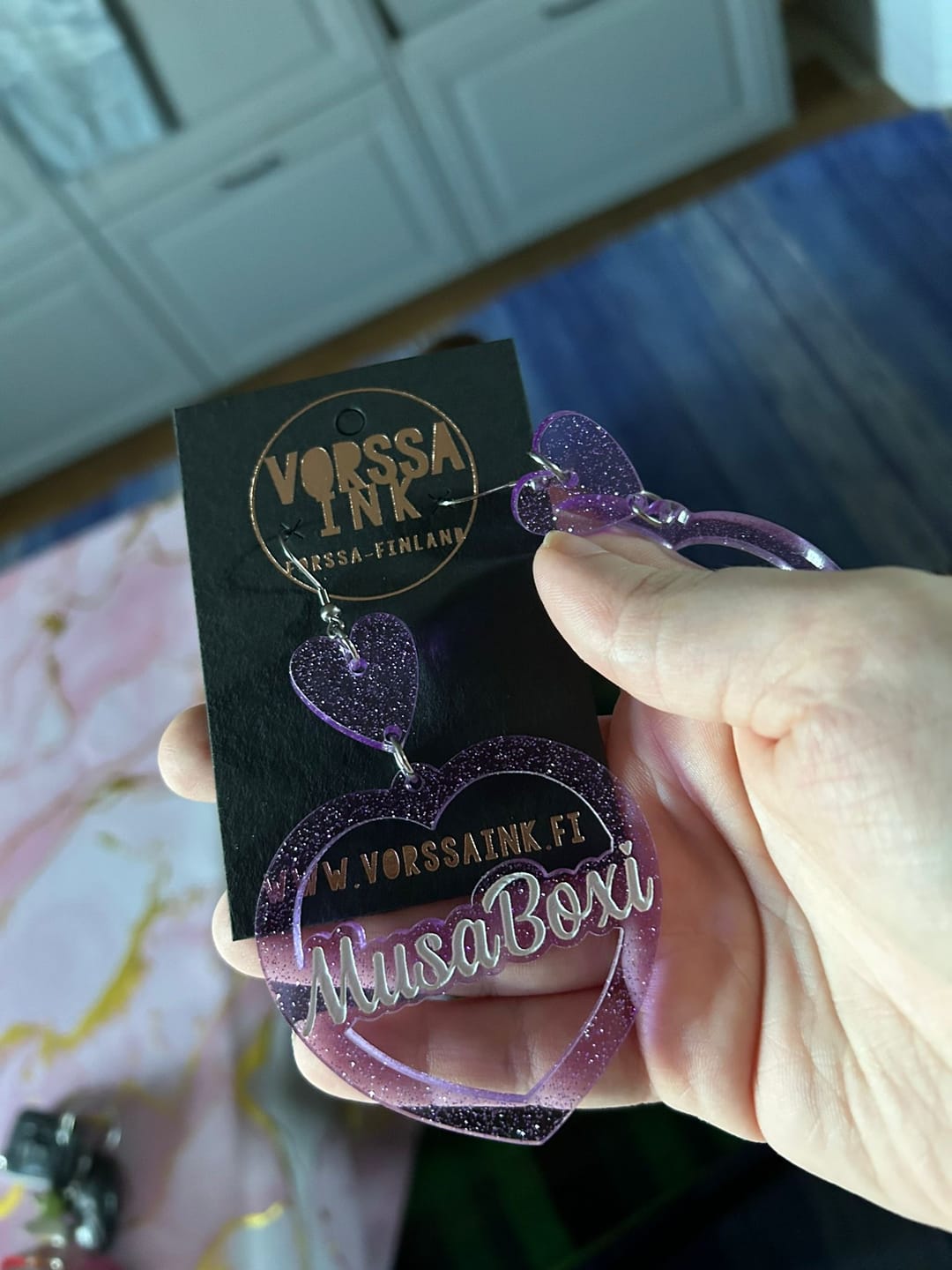 Customer photo review of Sydän korvikset omalla tekstillä