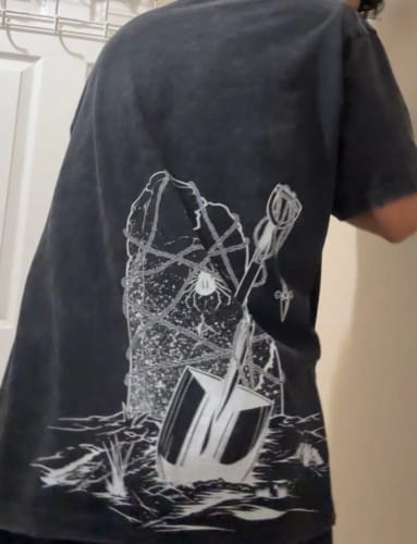 Customer photo review of Kurapika Oversized Vintage T-shirt V2