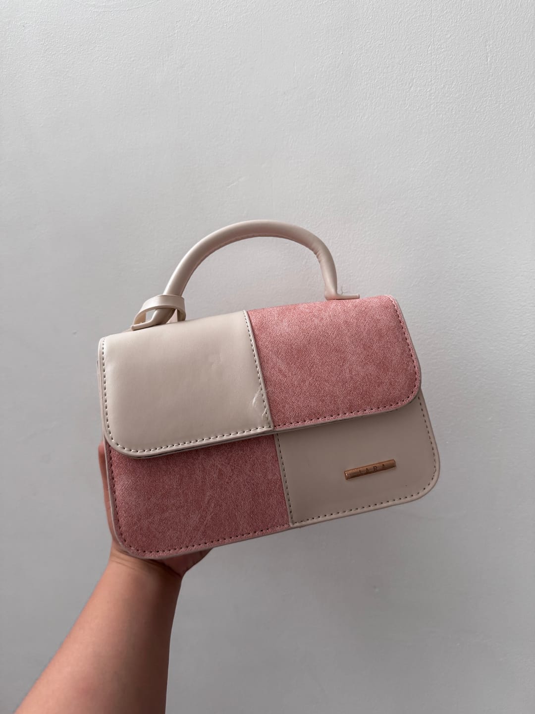 Customer photo review of Malta Color-block handbag