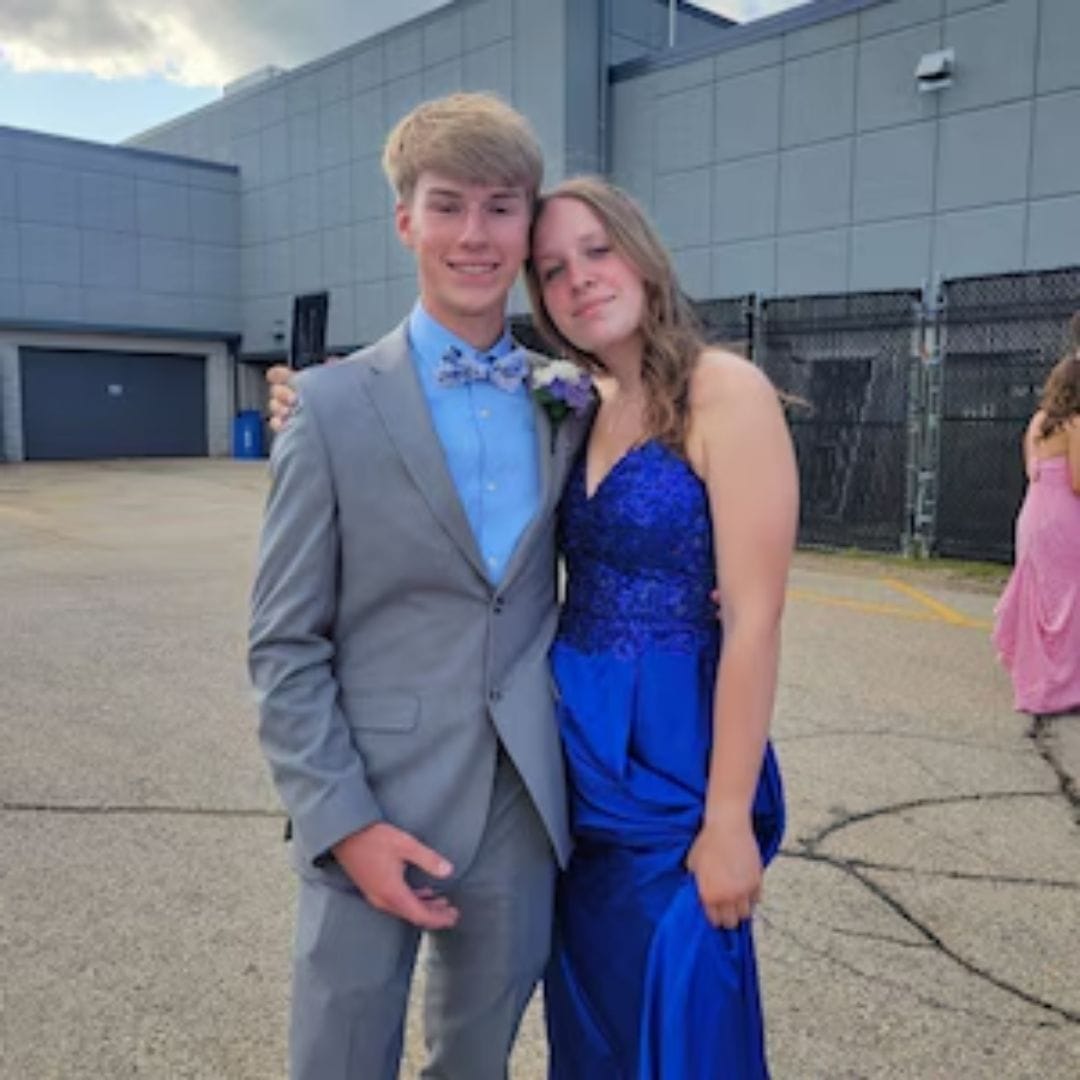 Customer photo review of Sawyer