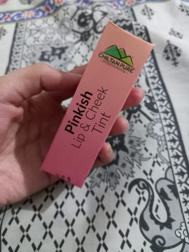 Customer photo review of Pinkish Lips 👄 & Cheek Tint - Organic Liquid stain for lips, Nourish Lips & Hydrate lips all day - Most Favourite Tint in PAK 🇵🇰