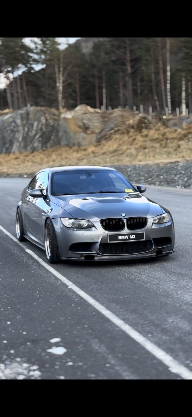 Customer photo review of BMW E9x M3 GT4 Karbon Frontleppe