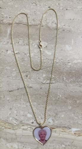 Customer photo review of Collana Foto Personalizzata Cuore Maglia Corda