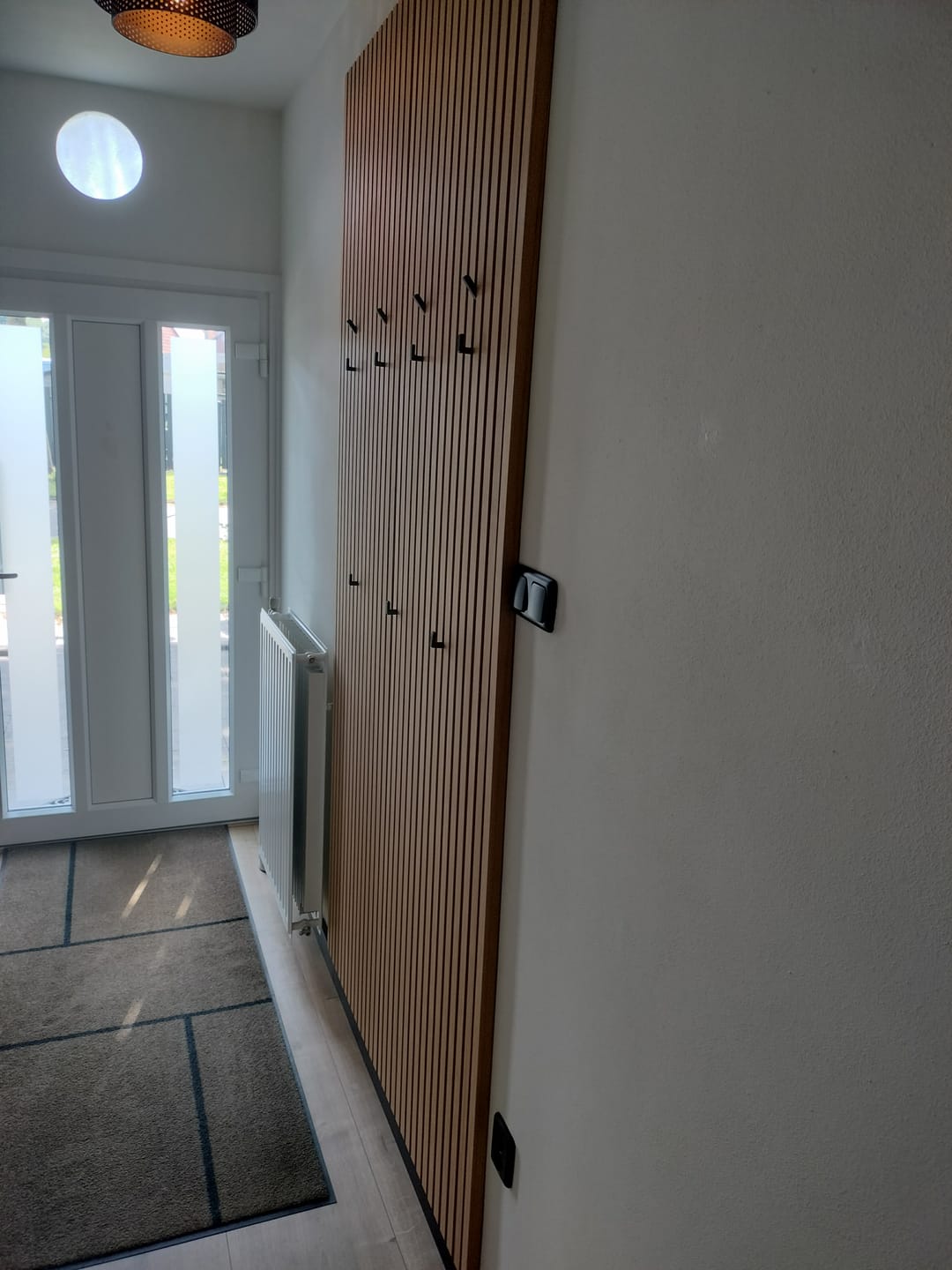Customer photo review of AkuPanel Eindlat Rustiek Eiken Hout 240cm Afwerklijst