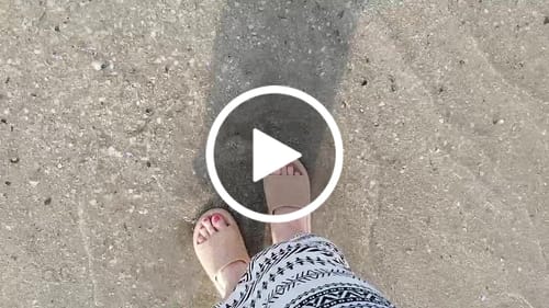 Customer video review of HappyFlops Original