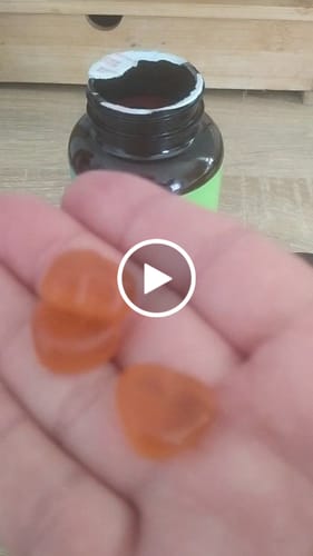 Customer video review of Gummies - Cure pousse de cheveux