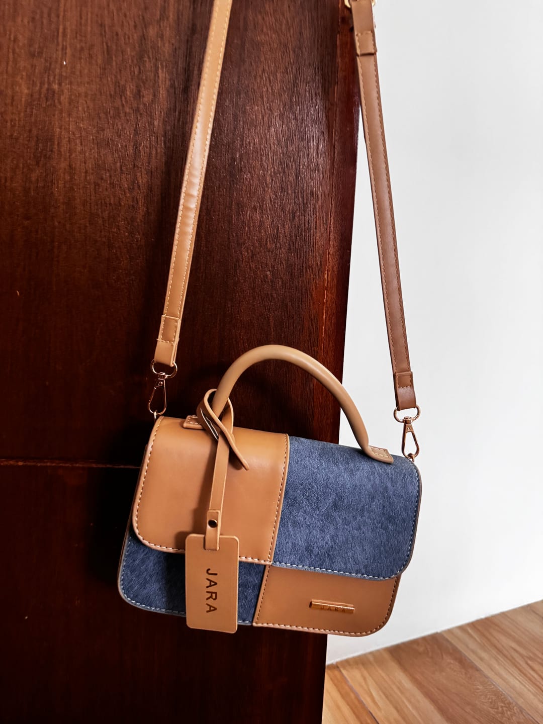 Customer photo review of Malta Color-block handbag