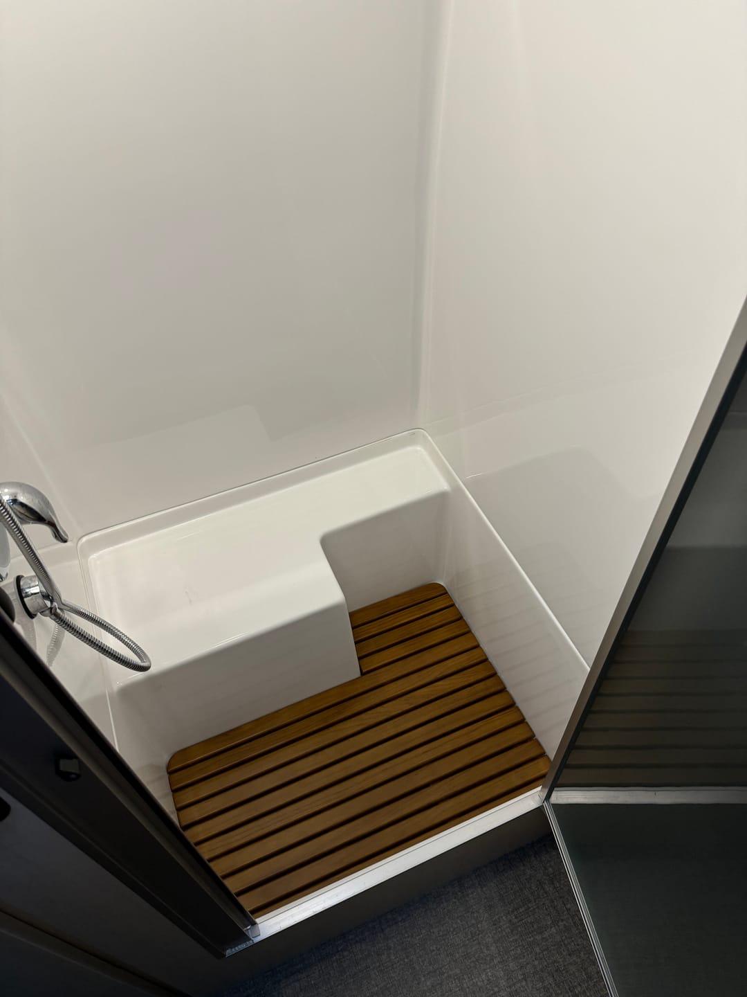 Customer photo review of 25FB / 27FB / 30RB L-shape Airstream Teak Shower Mat