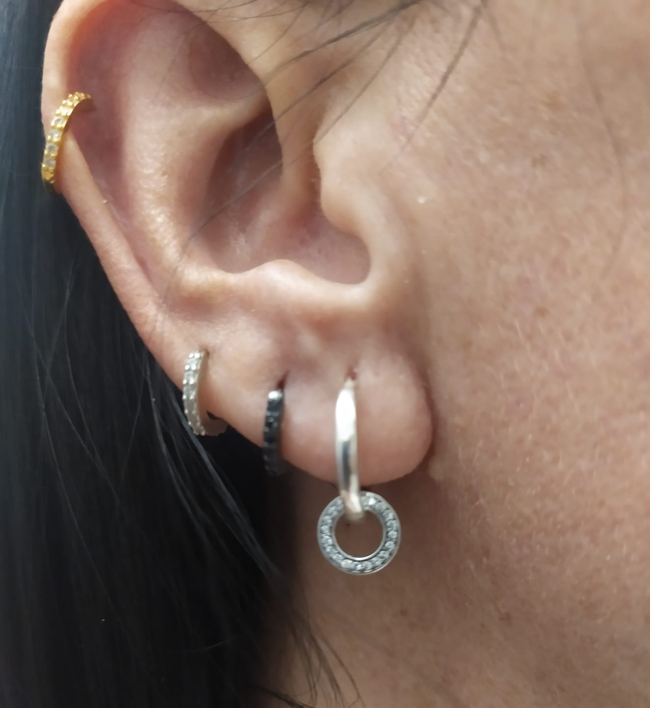 Customer photo review of Pendientes Aros Enlazados