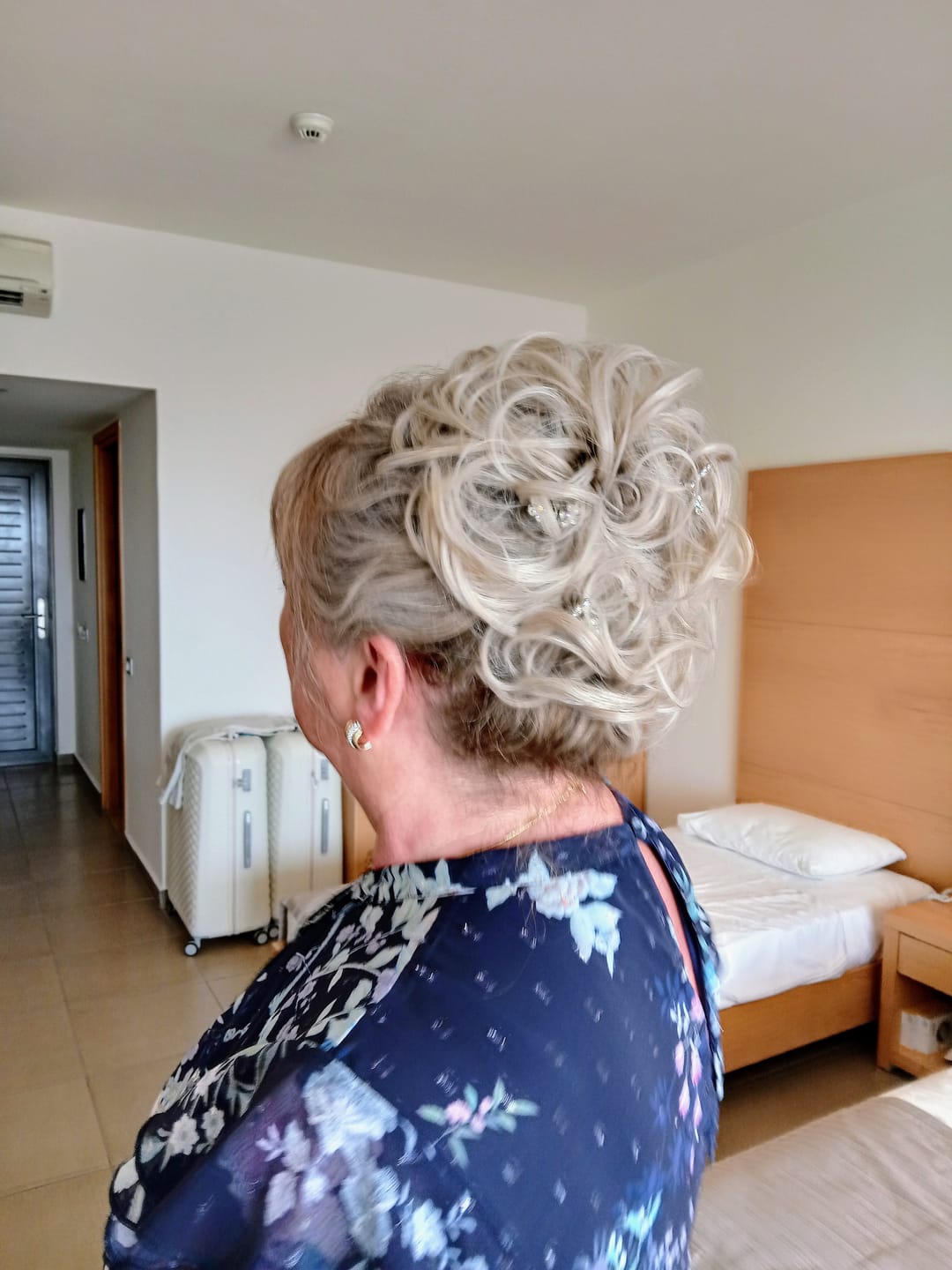 Customer photo review of Stranded Messy Scrunchie Bun - Duo Pack - Curly & Flicky Styles #111 Pearl Moon