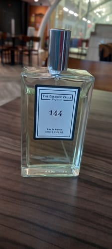 Customer photo review of Inspired by La Vie Est Belle - 144