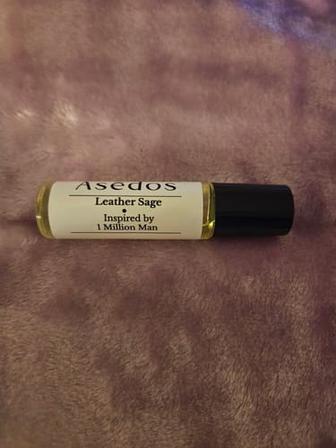 Customer photo review of LEATHER SAGE PERFUME OIL