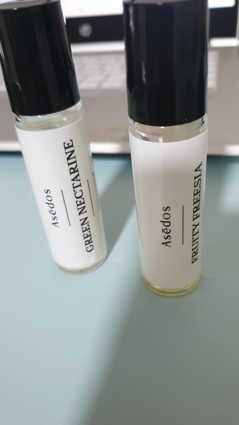 Customer photo review of FRUITY FREESIA PERFUME OIL