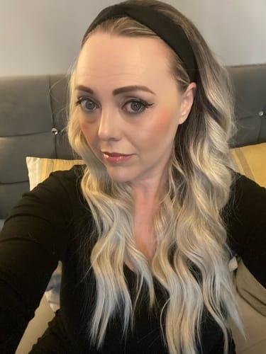 Customer photo review of The Headband Wig Perfect Curl