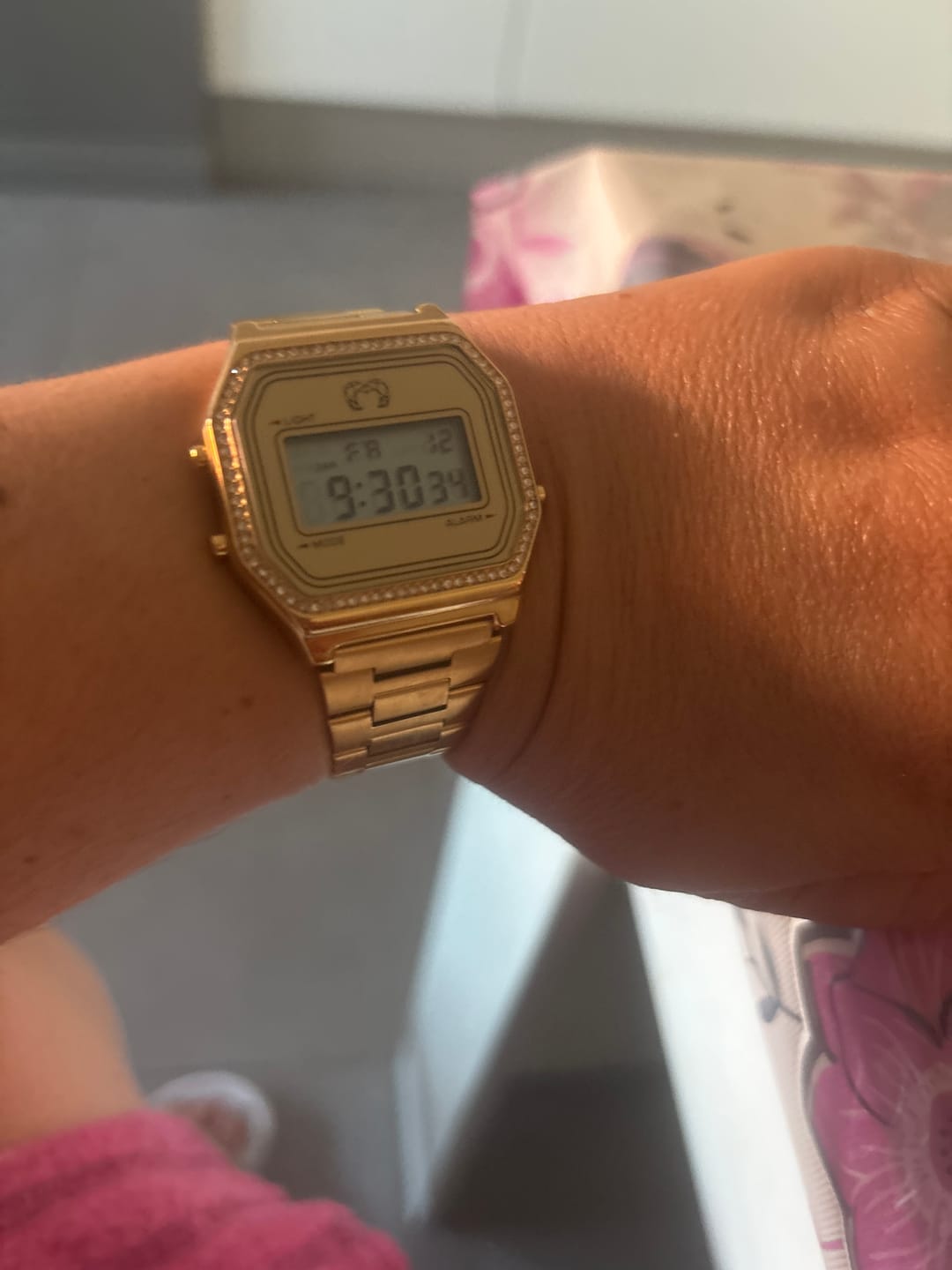 Customer photo review of Reloj Digital Vintage Brillo ~ Oro