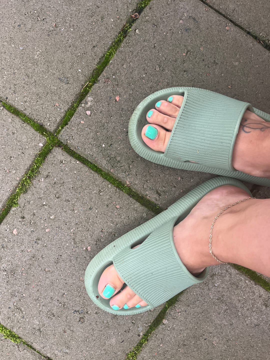 Customer photo review of HappyFlops Original