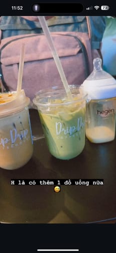 Customer photo review of Hegen PCTO™ 240ml/8oz Feeding Bottle PPSU, 2-Pack with 2 x Medium Flow Nipple (3 to 6 months)