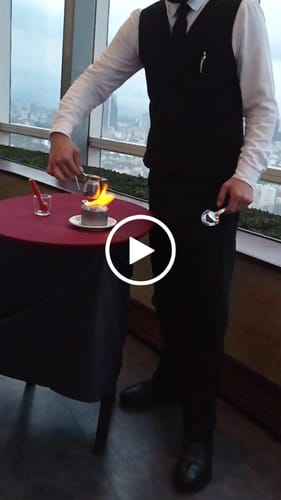 Customer video review of Menú Golden