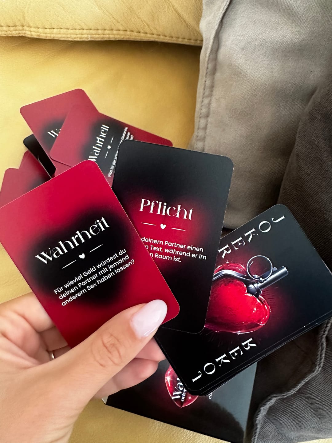 Customer photo review of Wahrheit oder Pflicht Spielkarten - Sex Edition