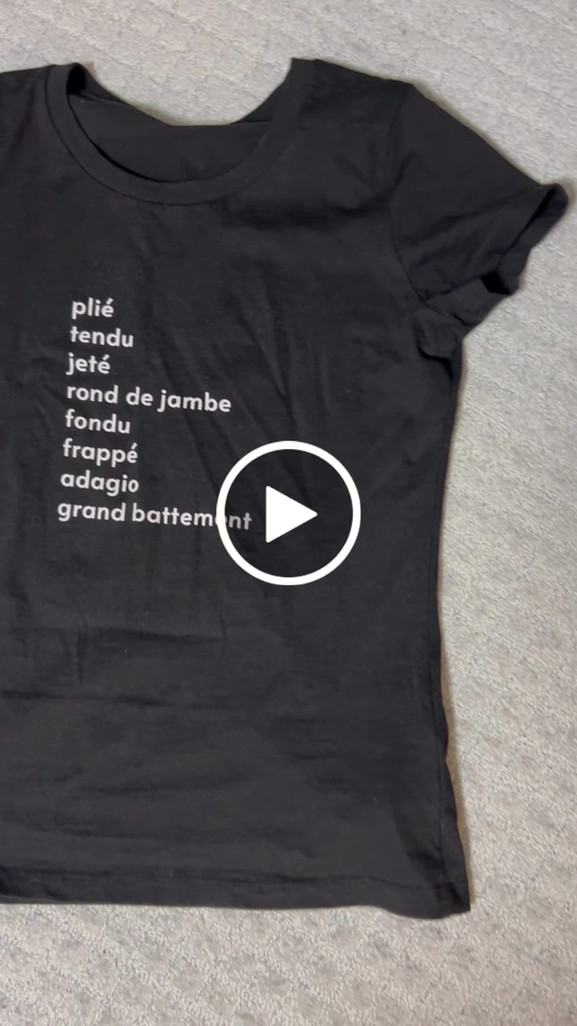 Customer video review of 「バーの順番が覚えられる」プレミアムスリムTシャツ