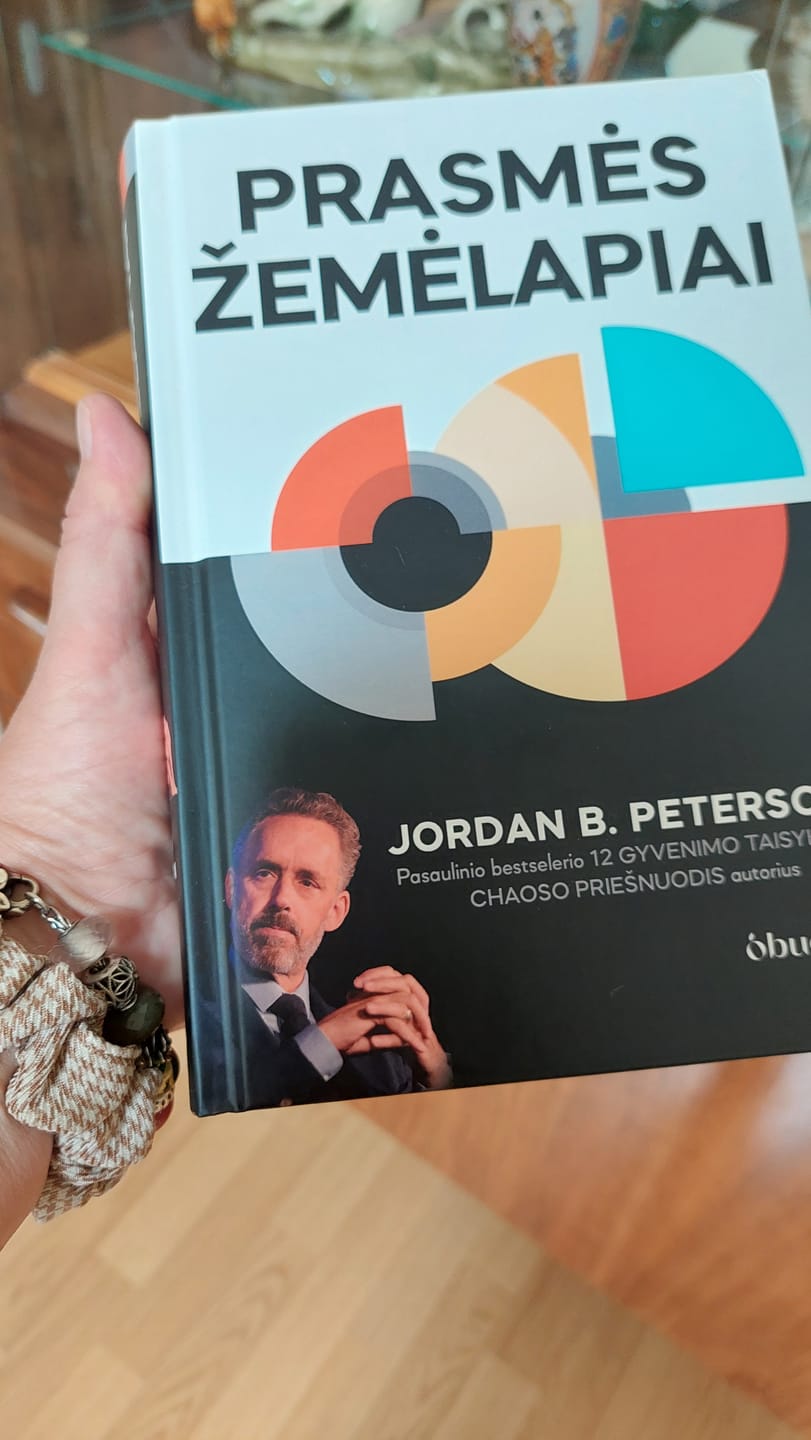 Customer photo review of Prasmės žemėlapiai: garsusis Jordanas B. Petersonas pristato net 600 psl. svarbiausią gyvenimo kūrinį