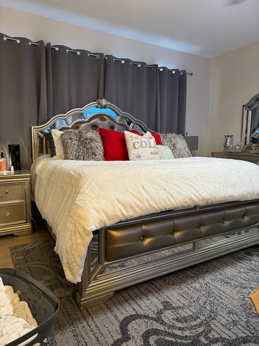 Customer photo review of CYRA Long Velvet Bedding Set