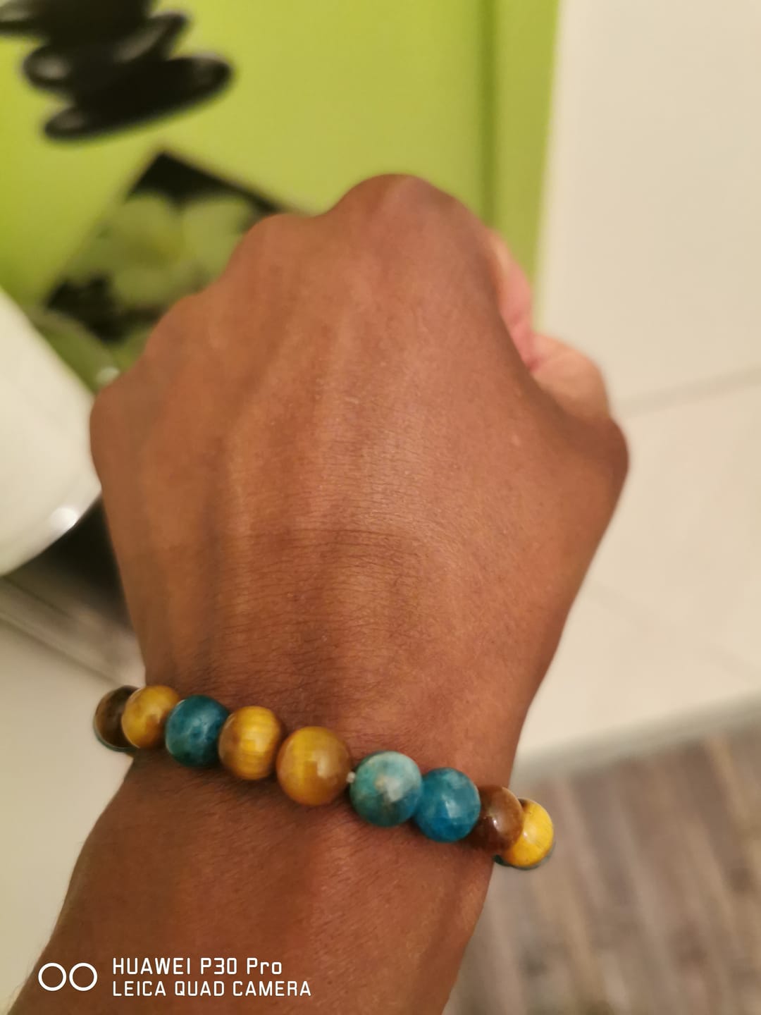 Customer photo review of Bracelet "Harmonie Intérieure" en Apatite & Oeil de Tigre