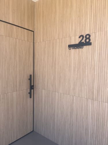 Customer photo review of Numero civico e testo sagomato modello Line 02 Acrilico