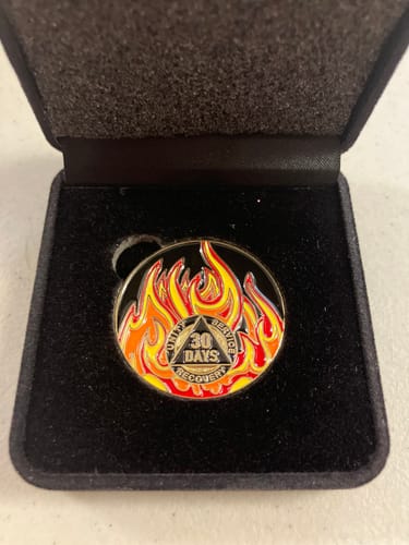 Customer photo review of 1 to 40 Year Sobriety Mint Twisted Flames Gold Plated AA Recovery Medallion/Chip/Coin - Black/Red/Orange/Yellow + Velvet Box