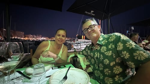 Customer photo review of Chemise d'été hawaïenne à manches courtes et boutons pour hommes, motif floral vert, vacances