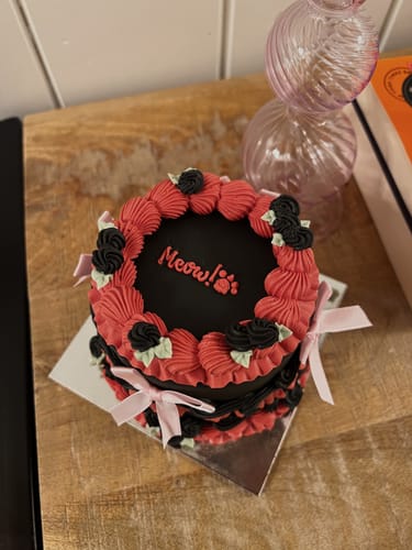 Customer photo review of adele