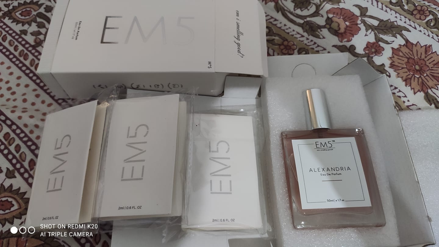 Customer photo review of EM5™ Alexandria Unisex Perfume Spray | Eau De Parfum for Men & Women | Woody Warm Spicy Fragrance Accords | Luxury Gift for Him / Her | Sizes Available: 50 ml / 15 ml