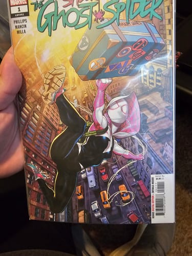 Customer photo review of Spider-Gwen: The Ghost-Spider (2024) #1