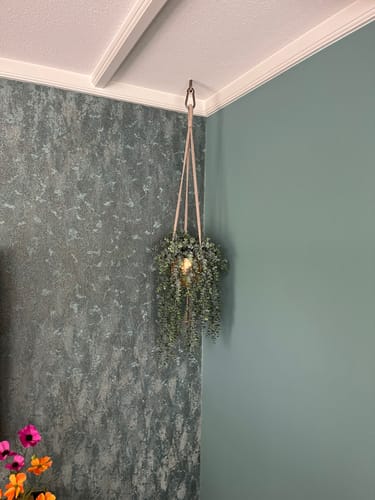 Customer photo review of Eucalyptus Kunst Hangplant in gouden pot 75cm