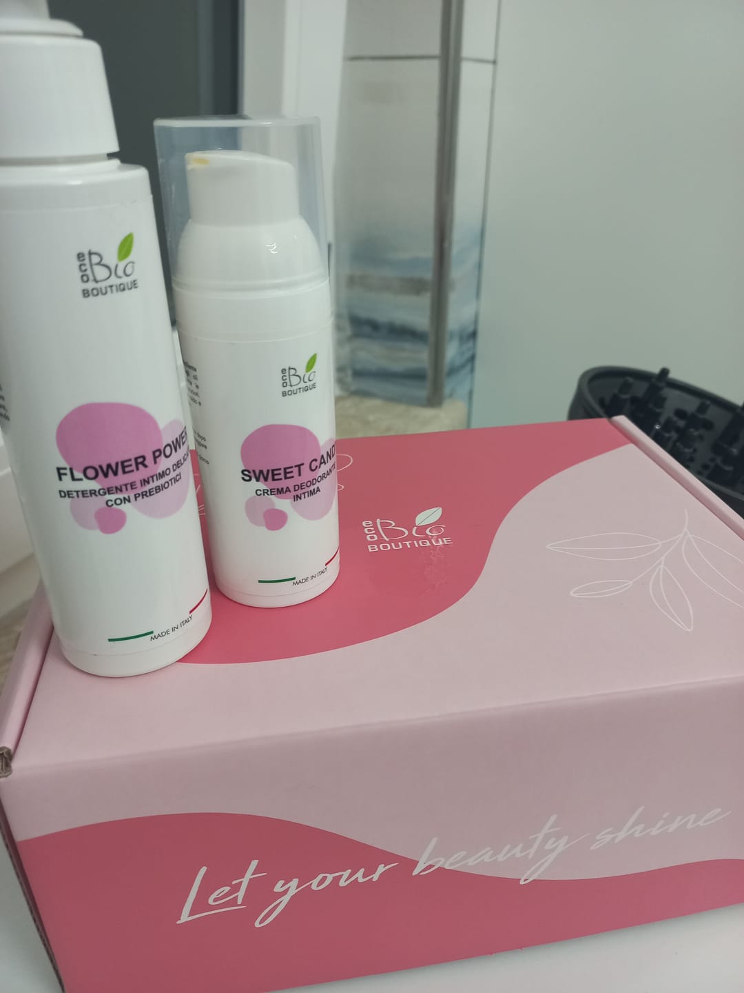 Customer photo review of V Skincare Kit