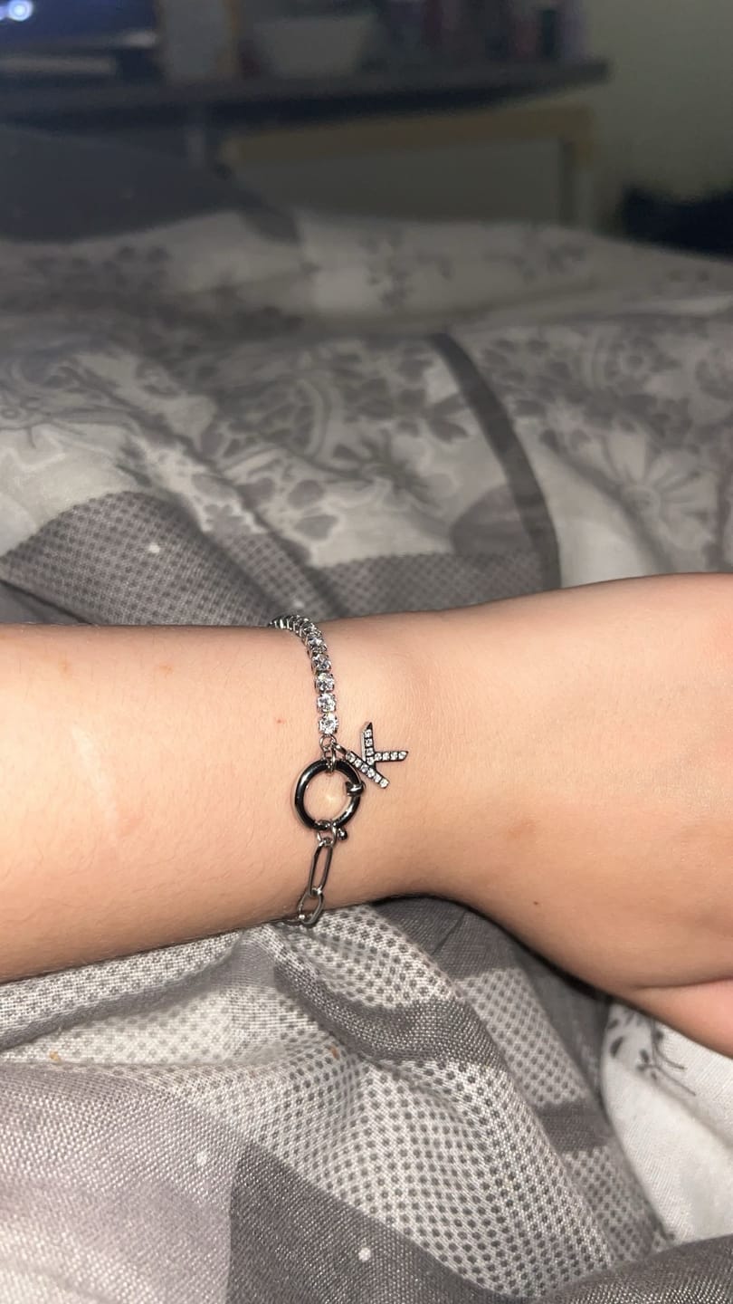 Customer photo review of Tennis Letter Armband | 18K vergoldet