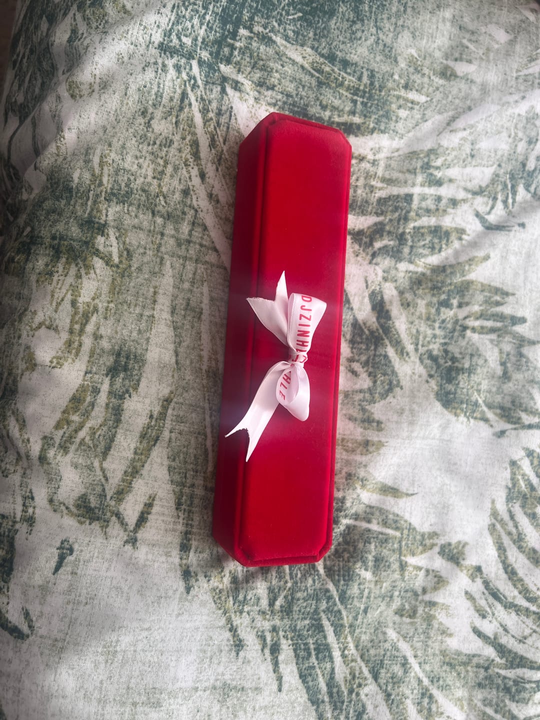 Customer photo review of Era Luxe Silver Choker
