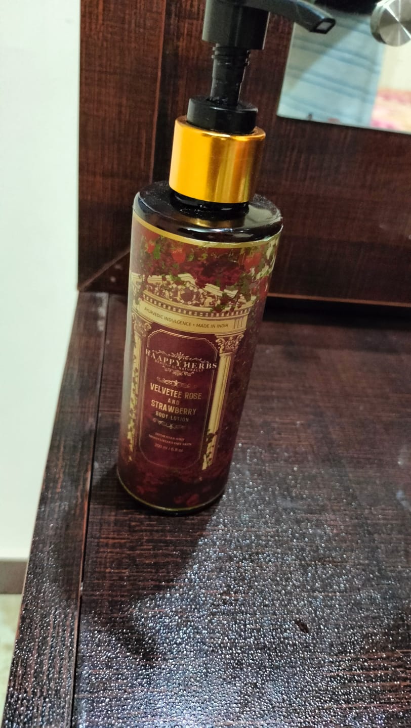 Customer photo review of Velvetee Rose Strawberry Body Lotion